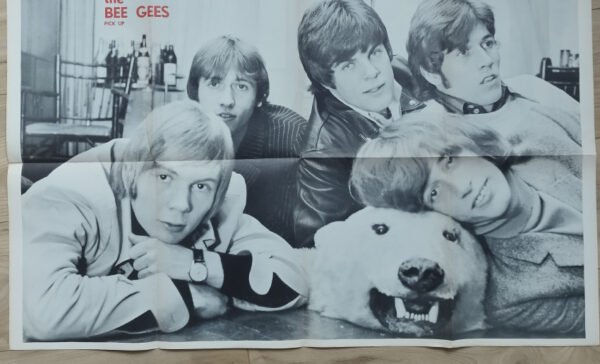 revue BEATLES  Pick Up Poster Géant Issue 58